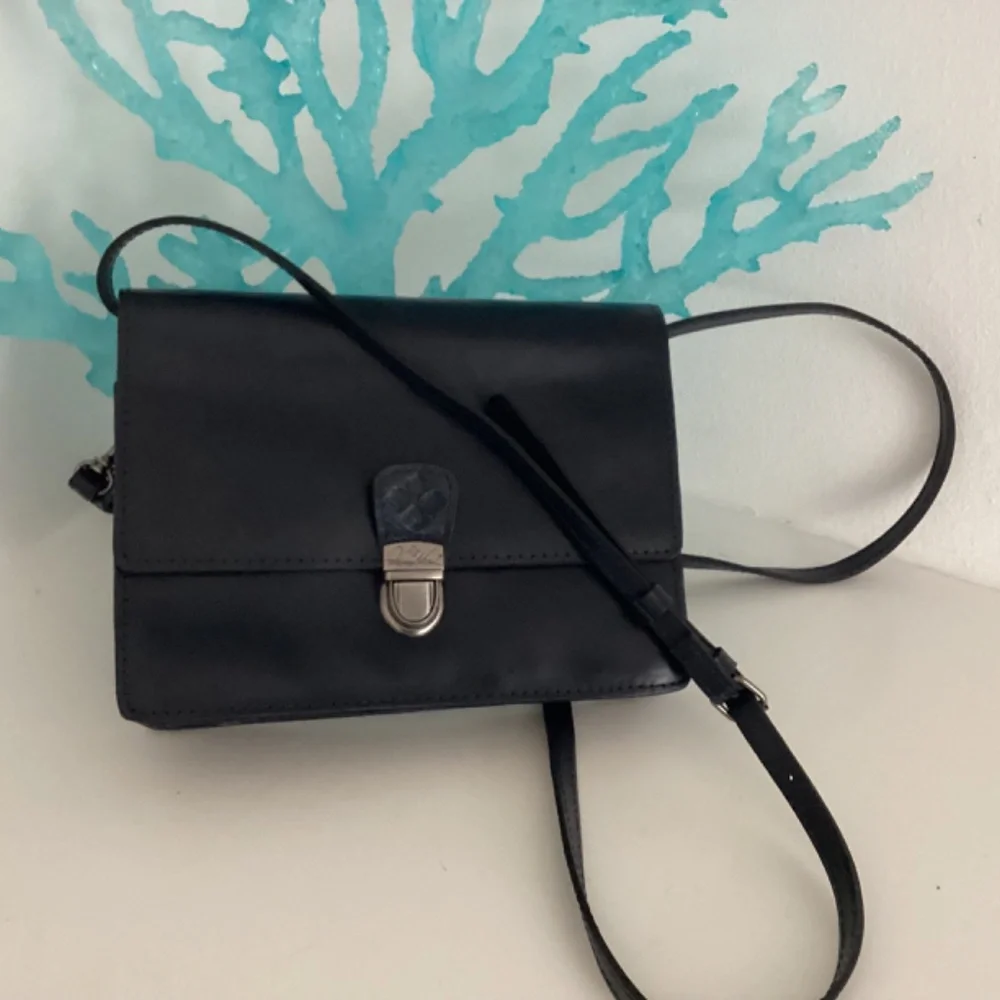 NWT PATRICIA NASH NAVY BLUE LEATHER CROSSBODY BAG PURSE